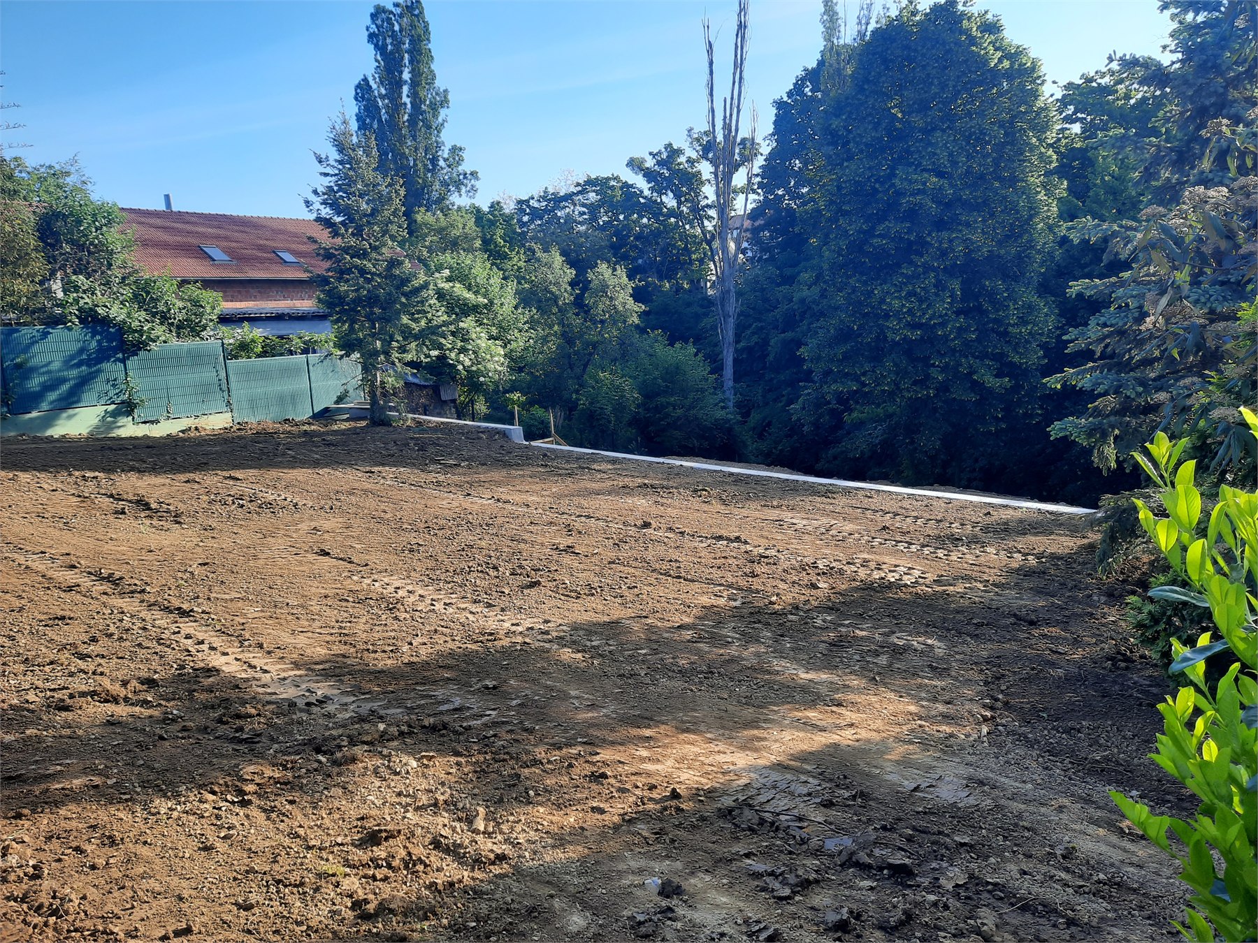 Earthworks and reinforced-concrete works for a retaining wall in Jordanovac